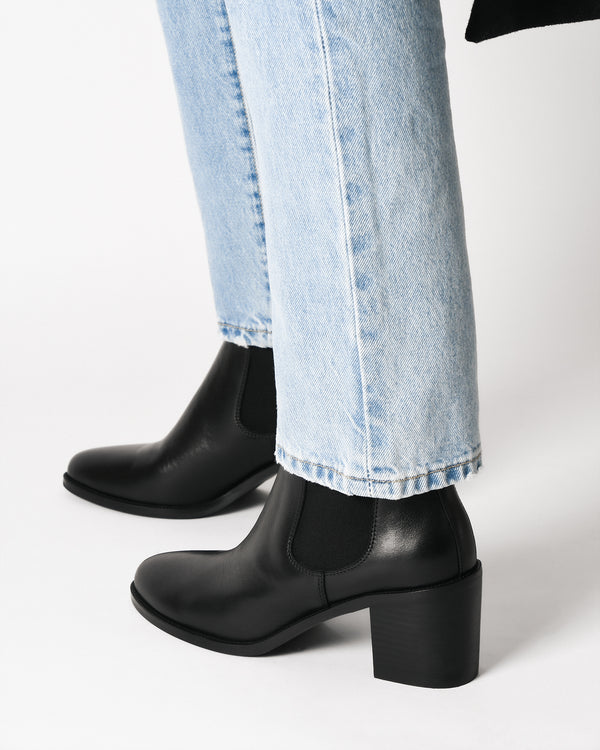 Mid chelsea clearance boots