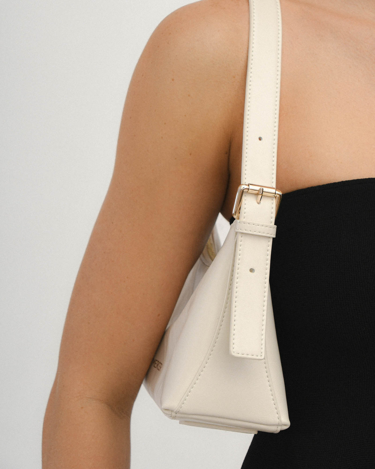 ARLO SHOULDER BAG OFF WHITE LEATHER