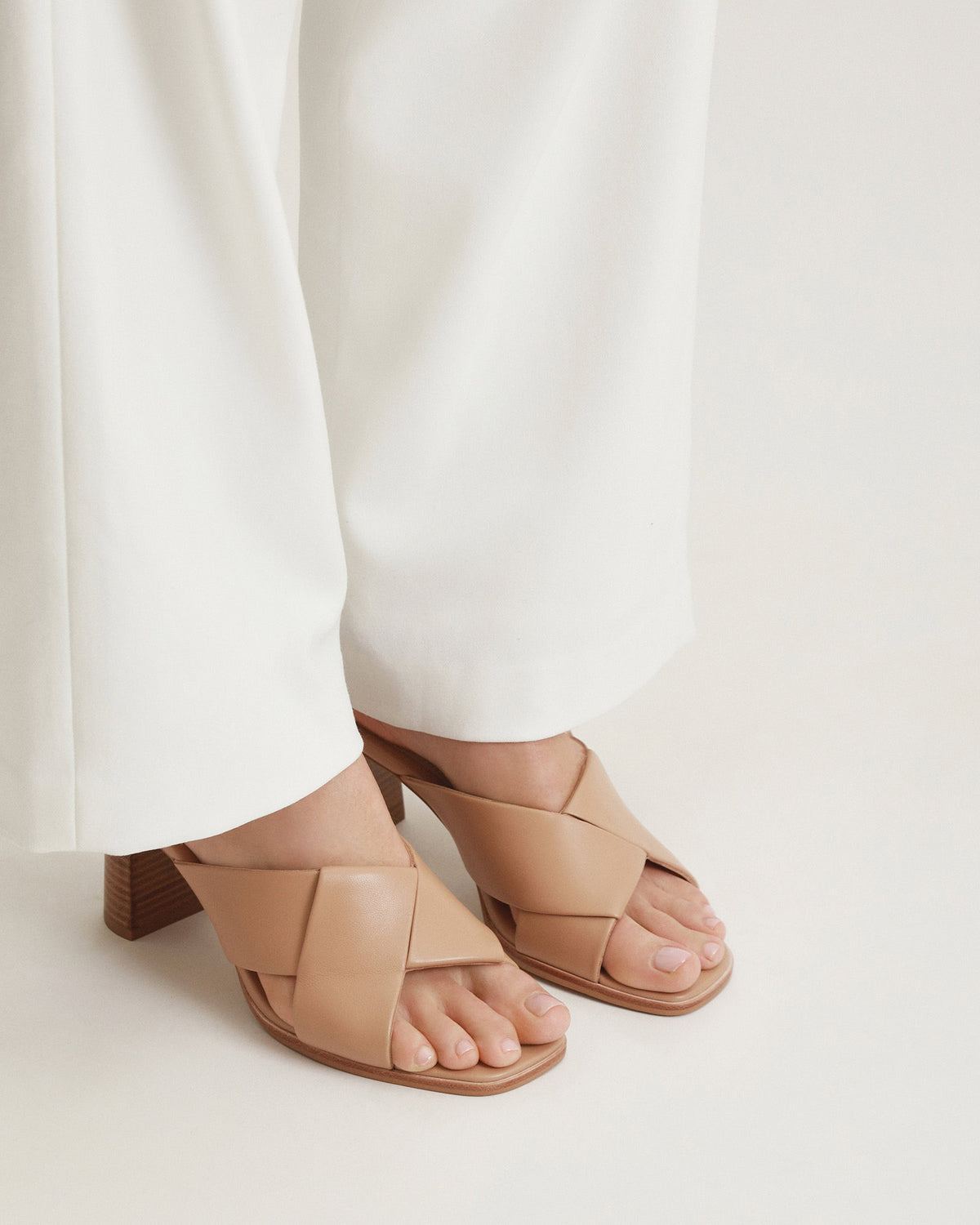 CARRIE MID HEEL SANDALS BEIGE LEATHER