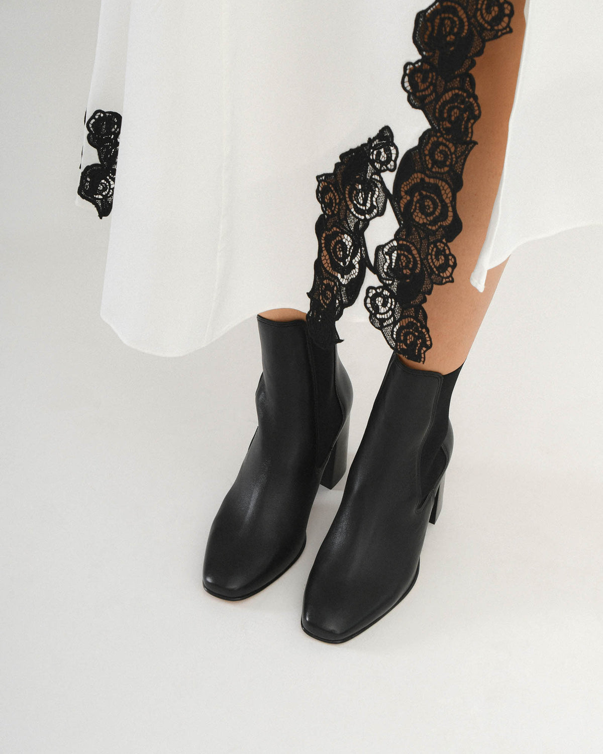 DIAMOND MID ANKLE BOOTS BLACK LEATHER