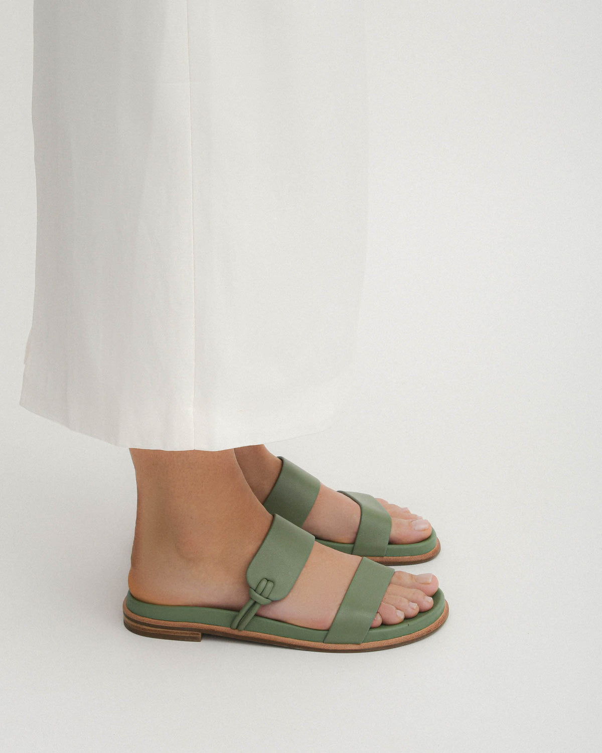 HAYES FLAT SANDALS PISTACHIO GREEN LEATHER