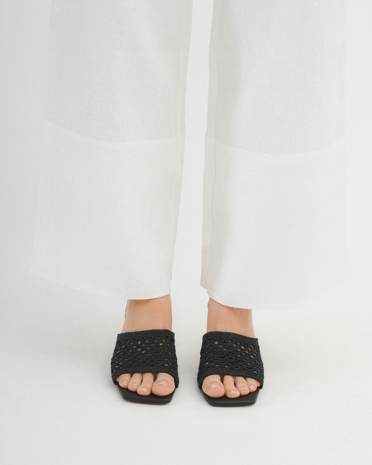 JORDYN MID HEEL SANDALS BLACK TEXTILE