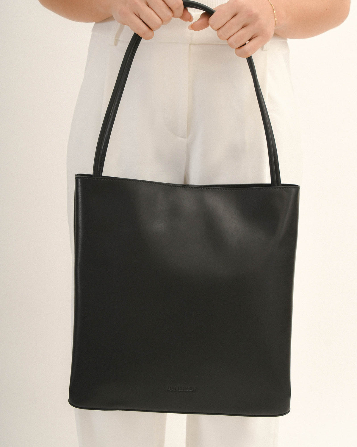 THEODORE SHOULDER BAG BLACK LEATHER