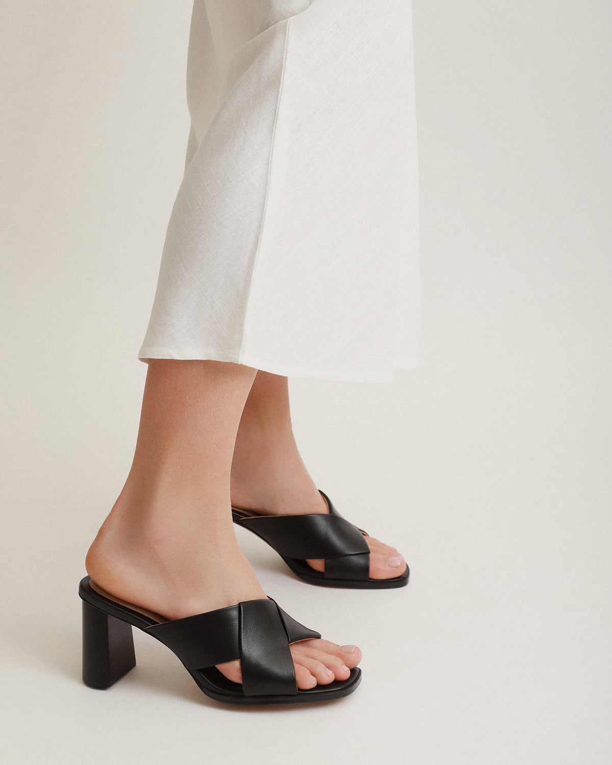 CARRIE MID HEEL SANDALS BLACK LEATHER