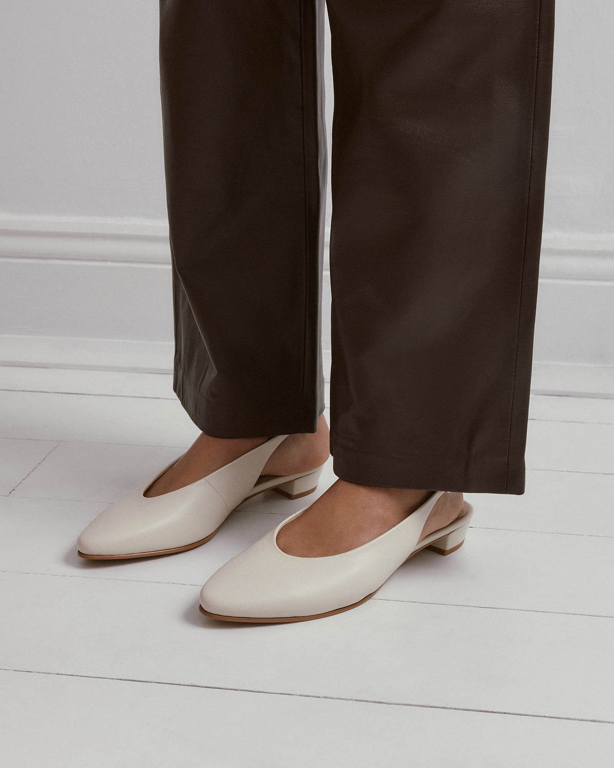 BRYCE DRESS FLATS OFF WHITE LEATHER