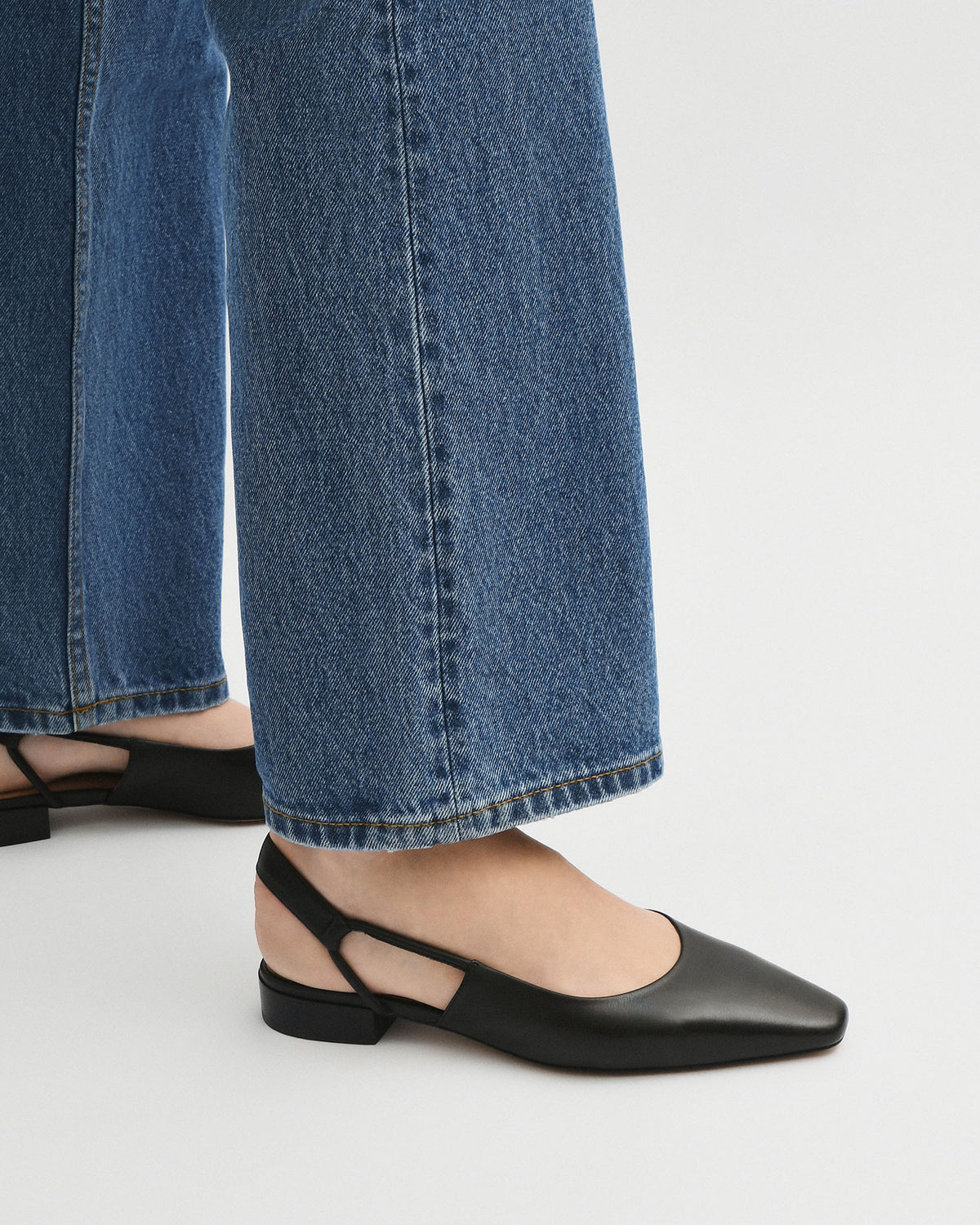 LARISSA DRESS FLATS BLACK LEATHER