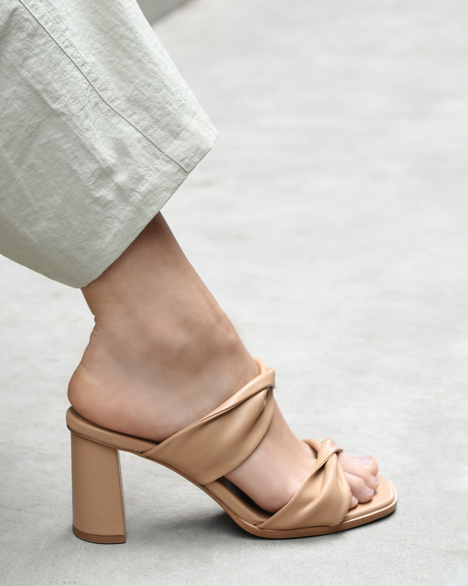 JM LOOKS Women Black Fashion Block Wedges Heel Casual Comfortable Sole  Fancy Design Sandals : Amazon.in: Fashion